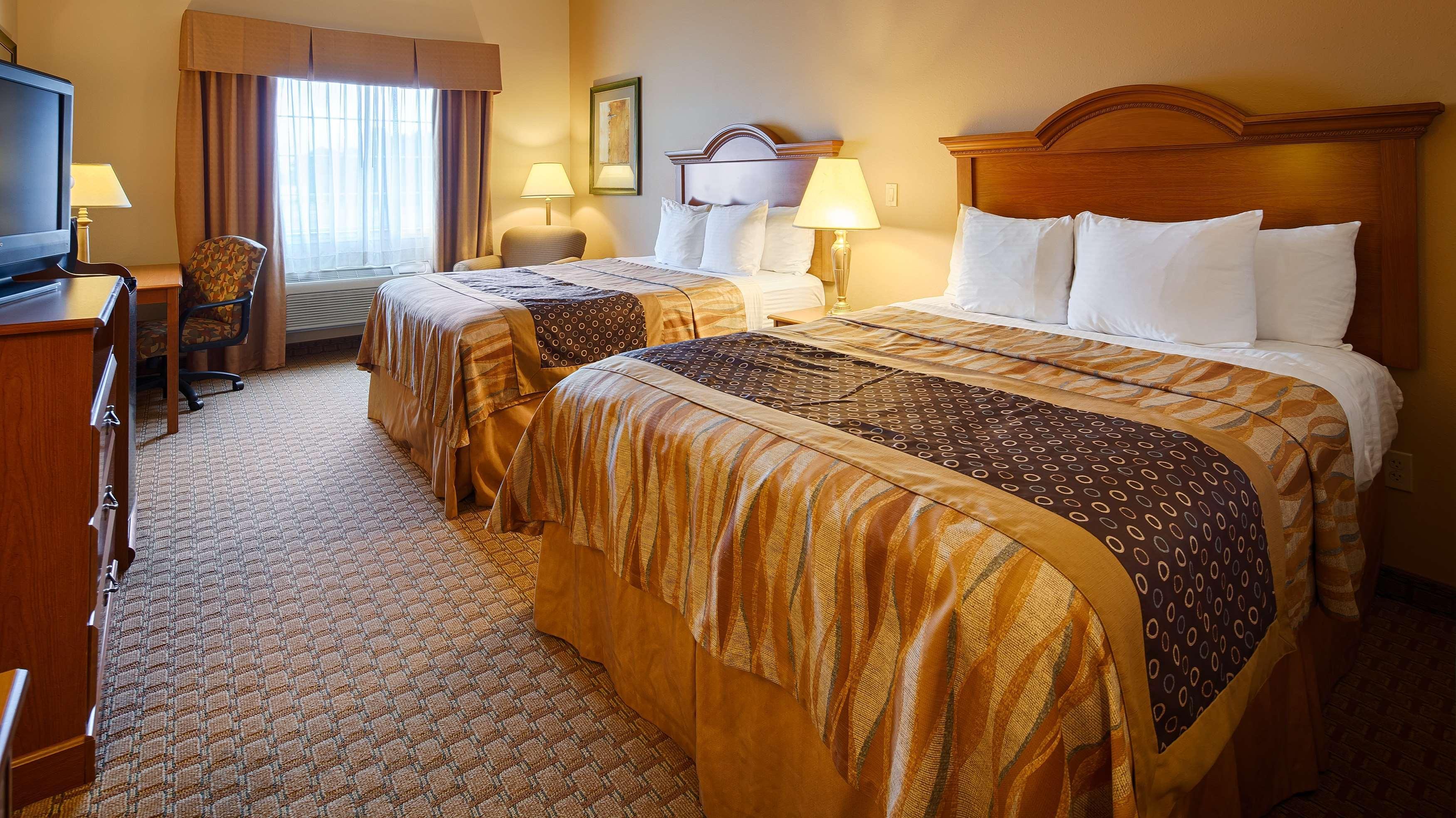 Best Western Plus New Caney Inn & Suites Екстериор снимка