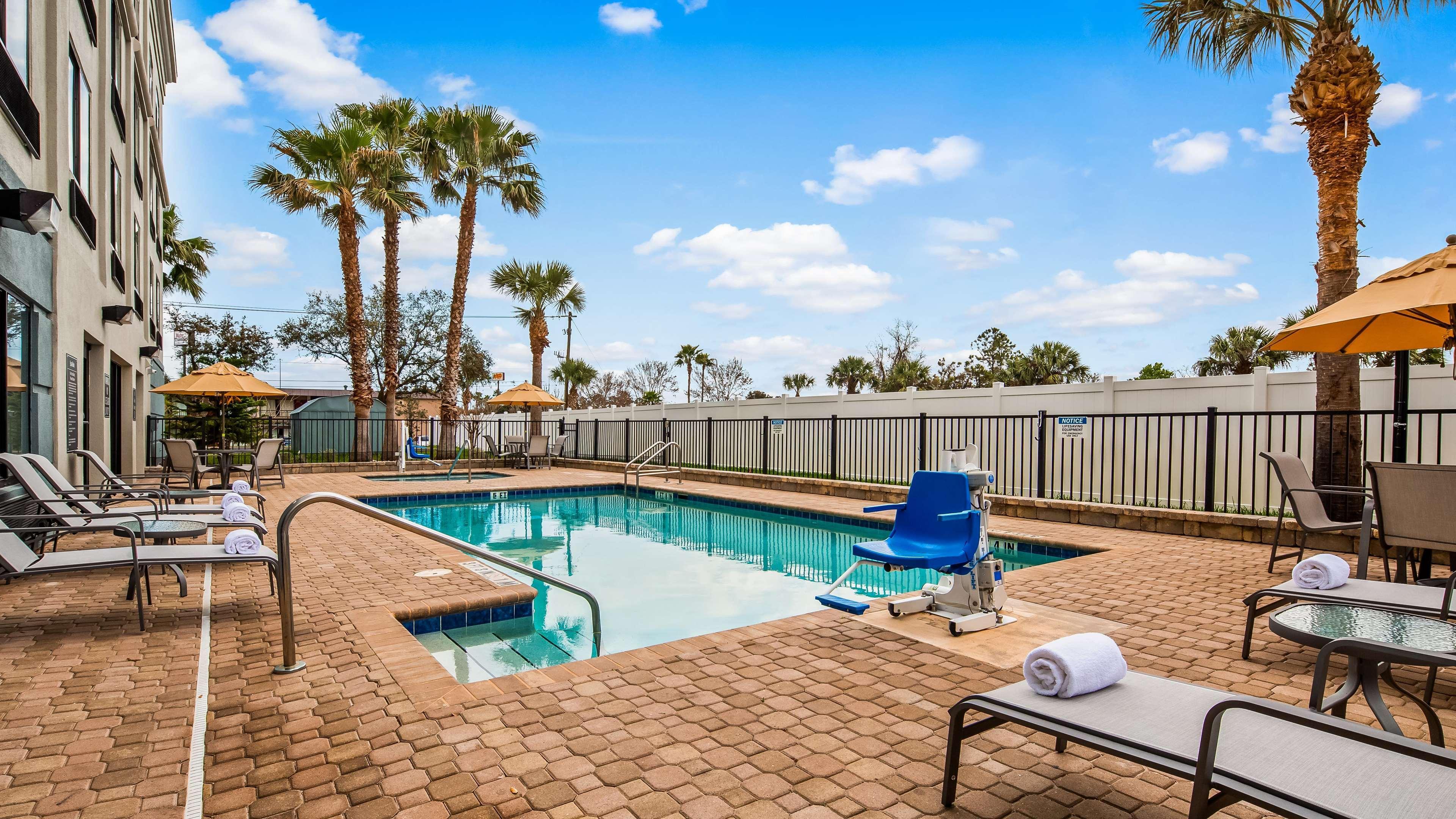 Best Western Plus New Caney Inn & Suites Екстериор снимка