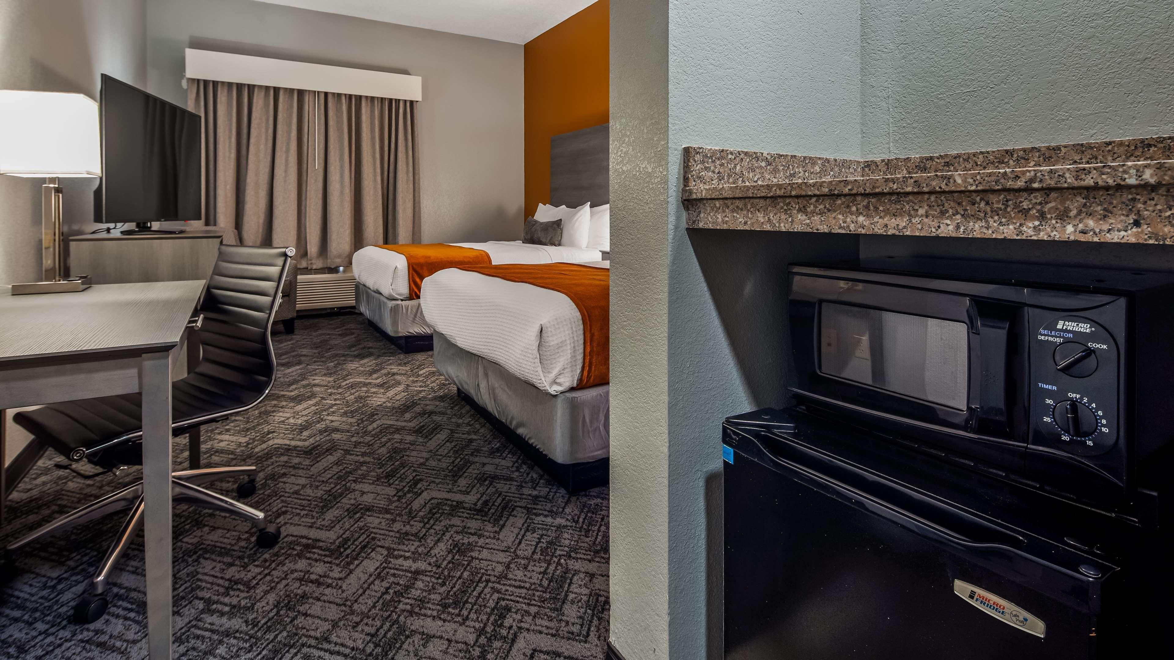 Best Western Plus New Caney Inn & Suites Екстериор снимка