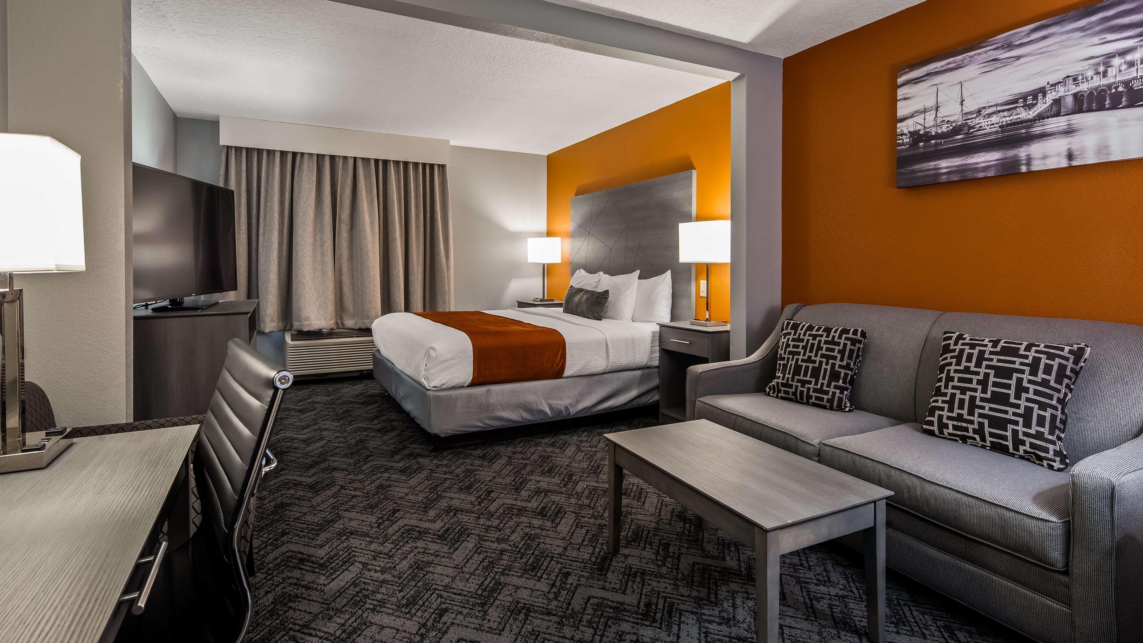 Best Western Plus New Caney Inn & Suites Екстериор снимка