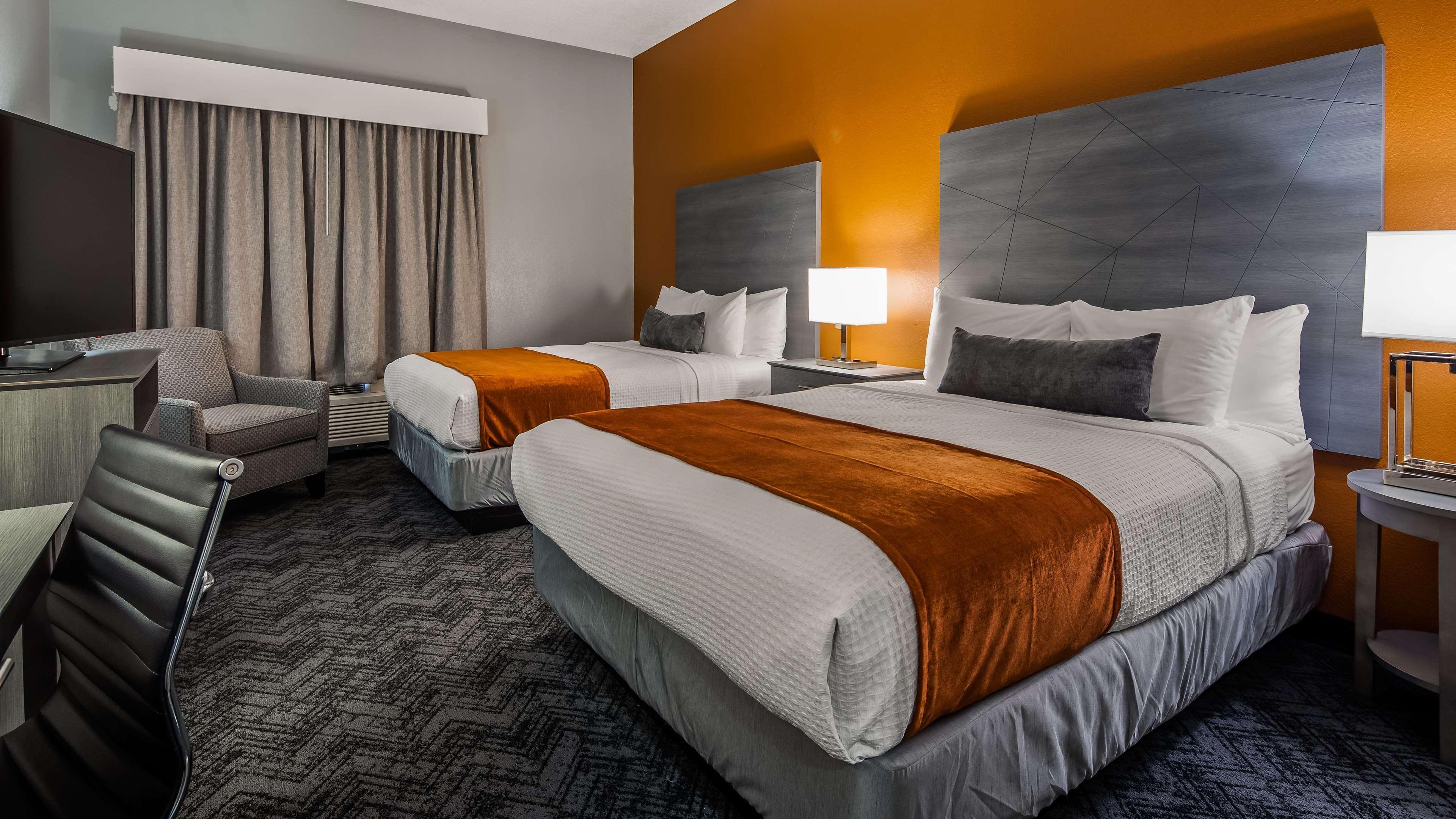 Best Western Plus New Caney Inn & Suites Екстериор снимка