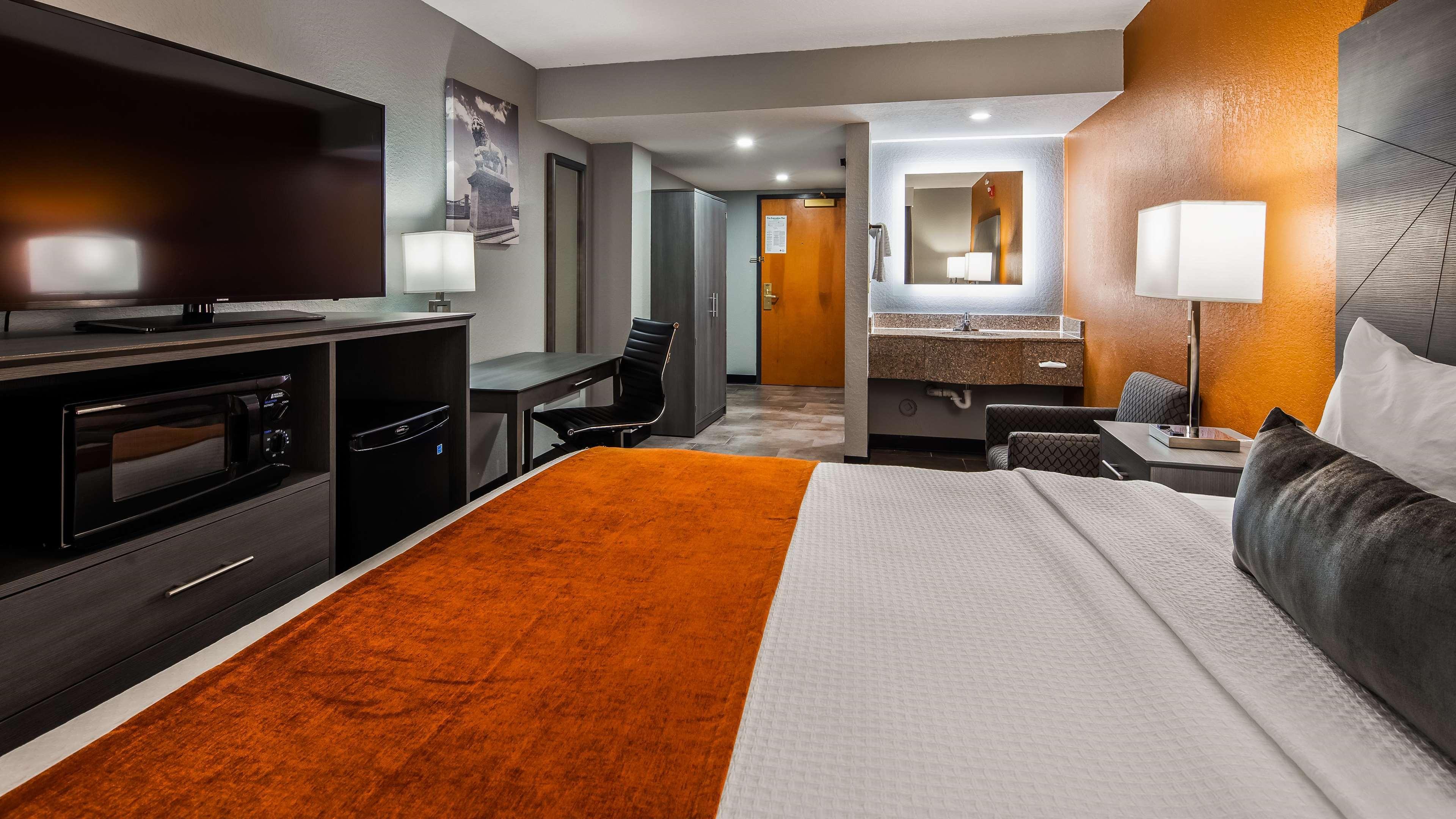 Best Western Plus New Caney Inn & Suites Екстериор снимка