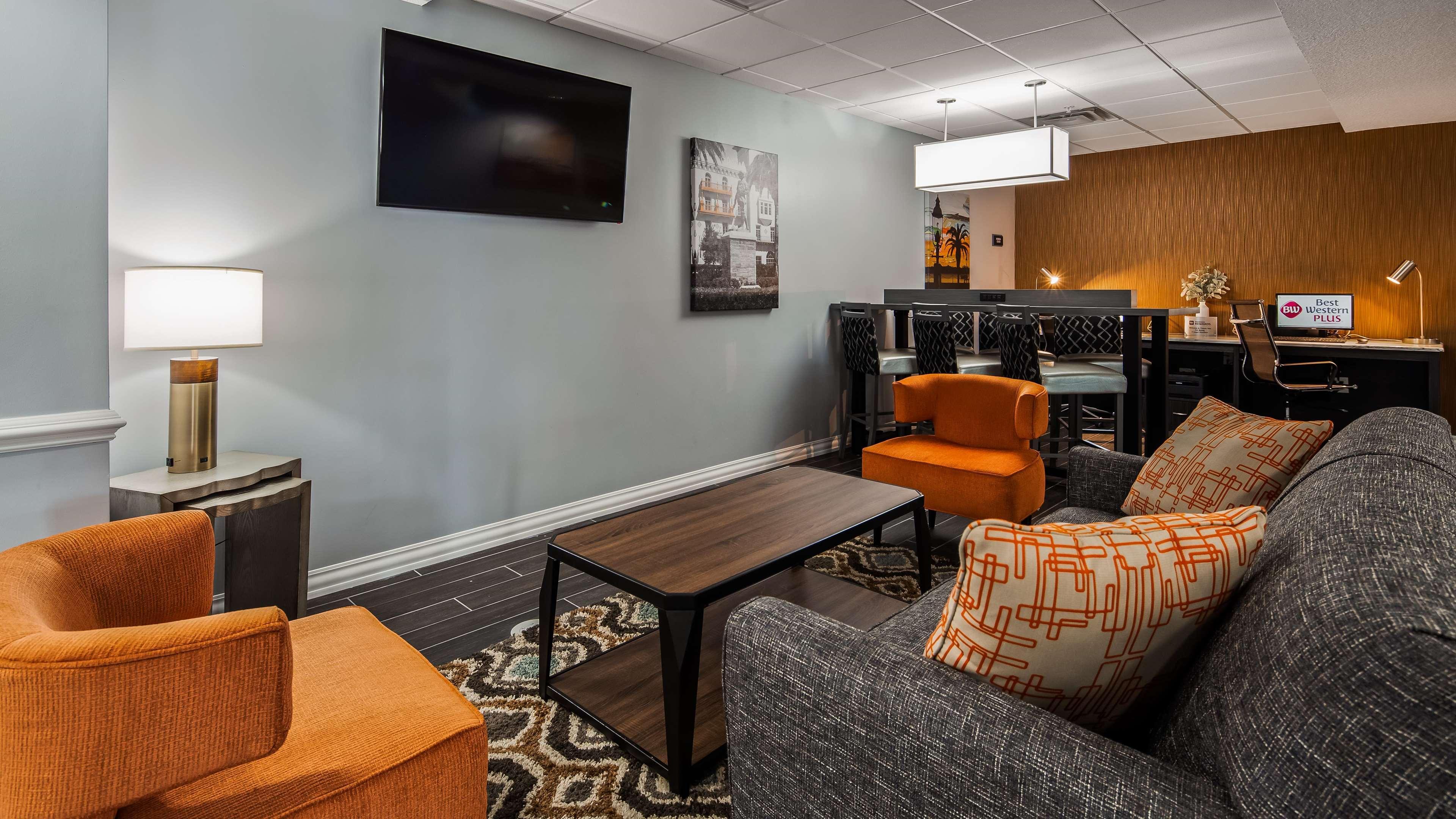 Best Western Plus New Caney Inn & Suites Екстериор снимка