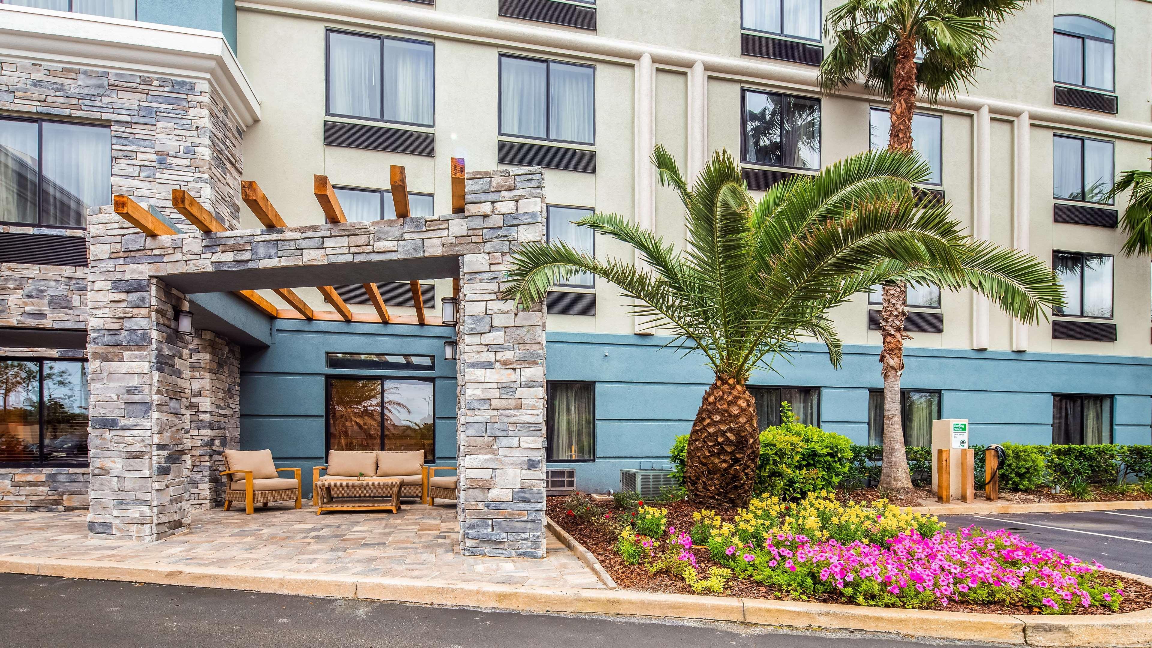 Best Western Plus New Caney Inn & Suites Екстериор снимка