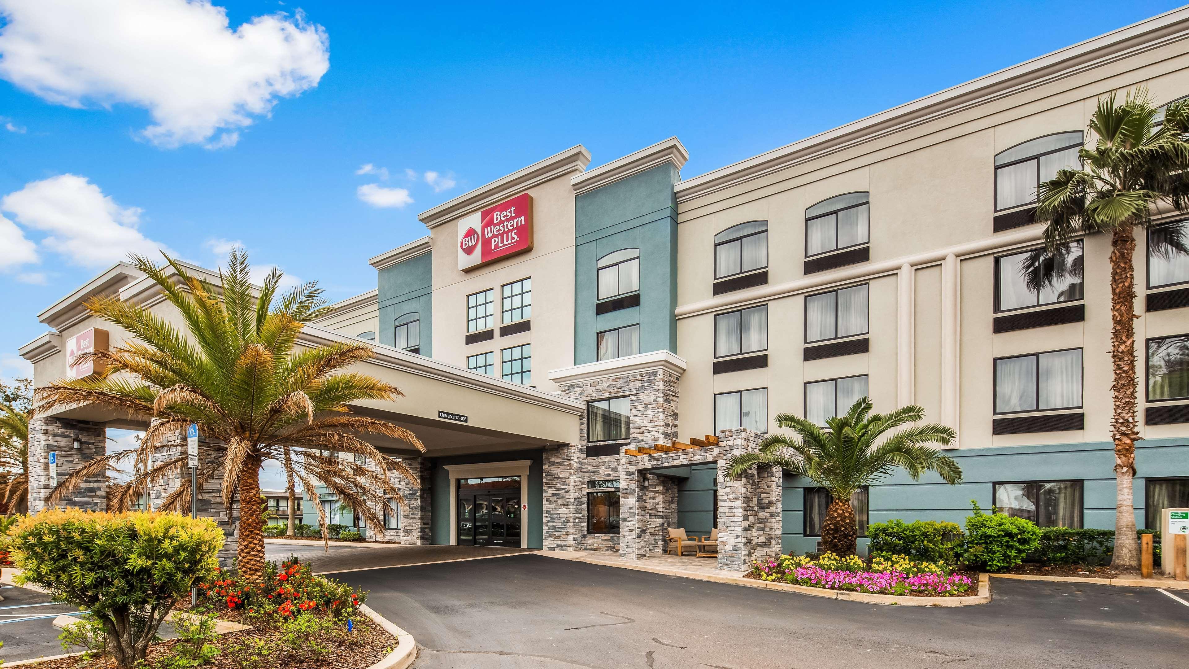 Best Western Plus New Caney Inn & Suites Екстериор снимка