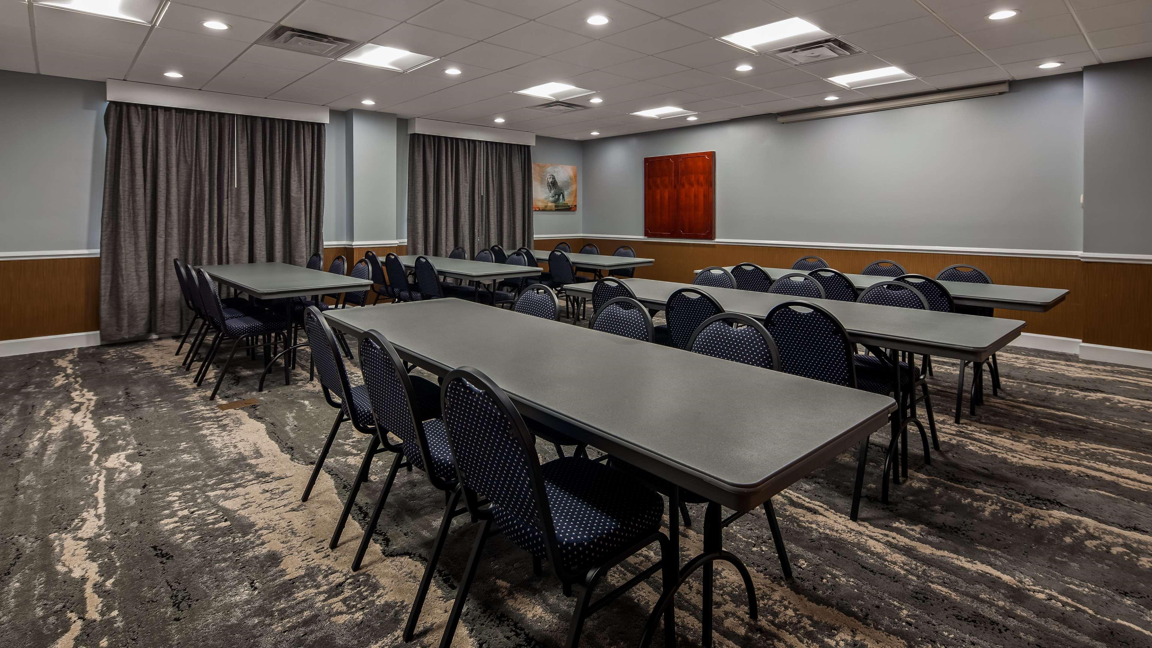 Best Western Plus New Caney Inn & Suites Екстериор снимка