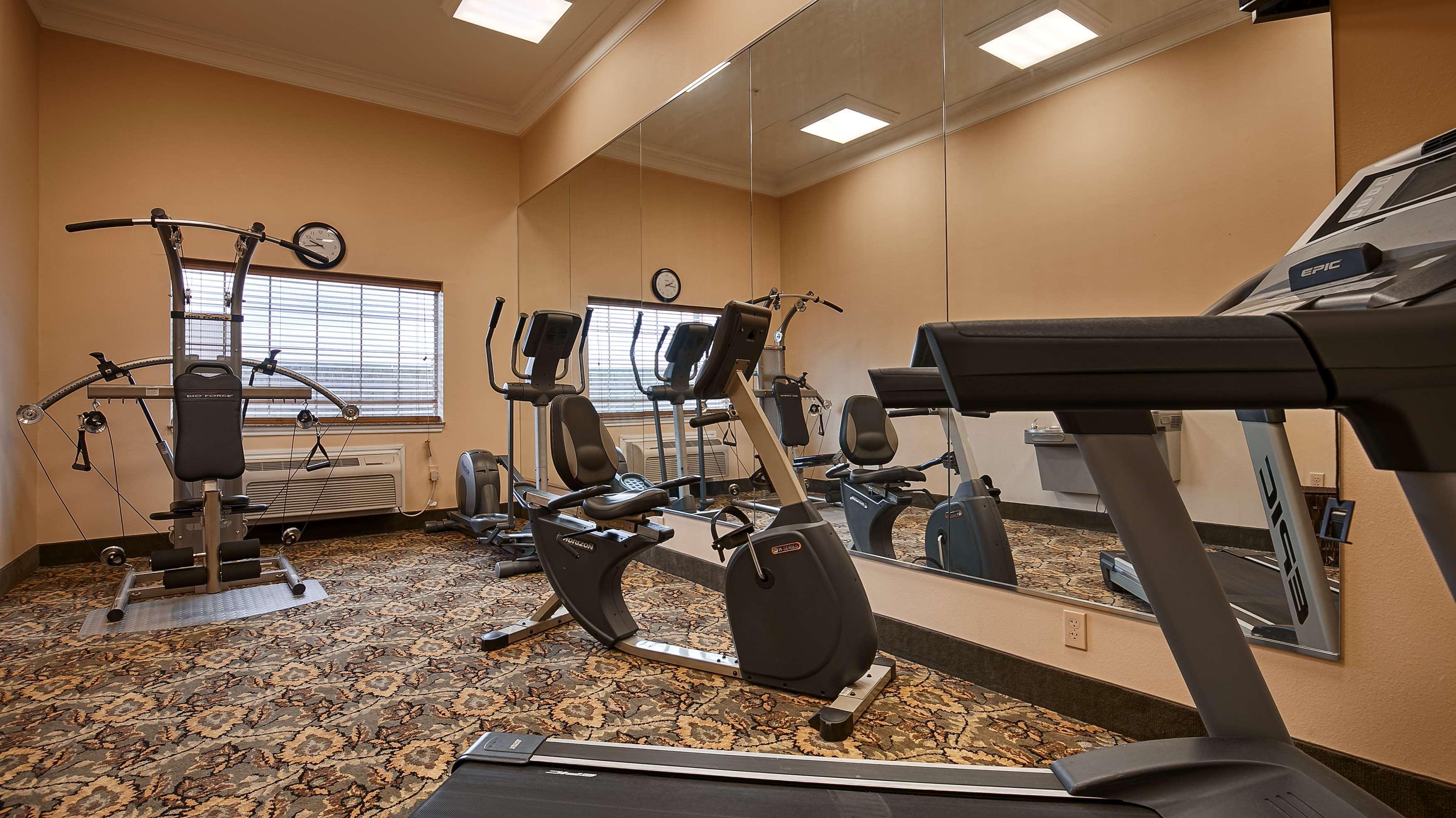 Best Western Plus New Caney Inn & Suites Екстериор снимка
