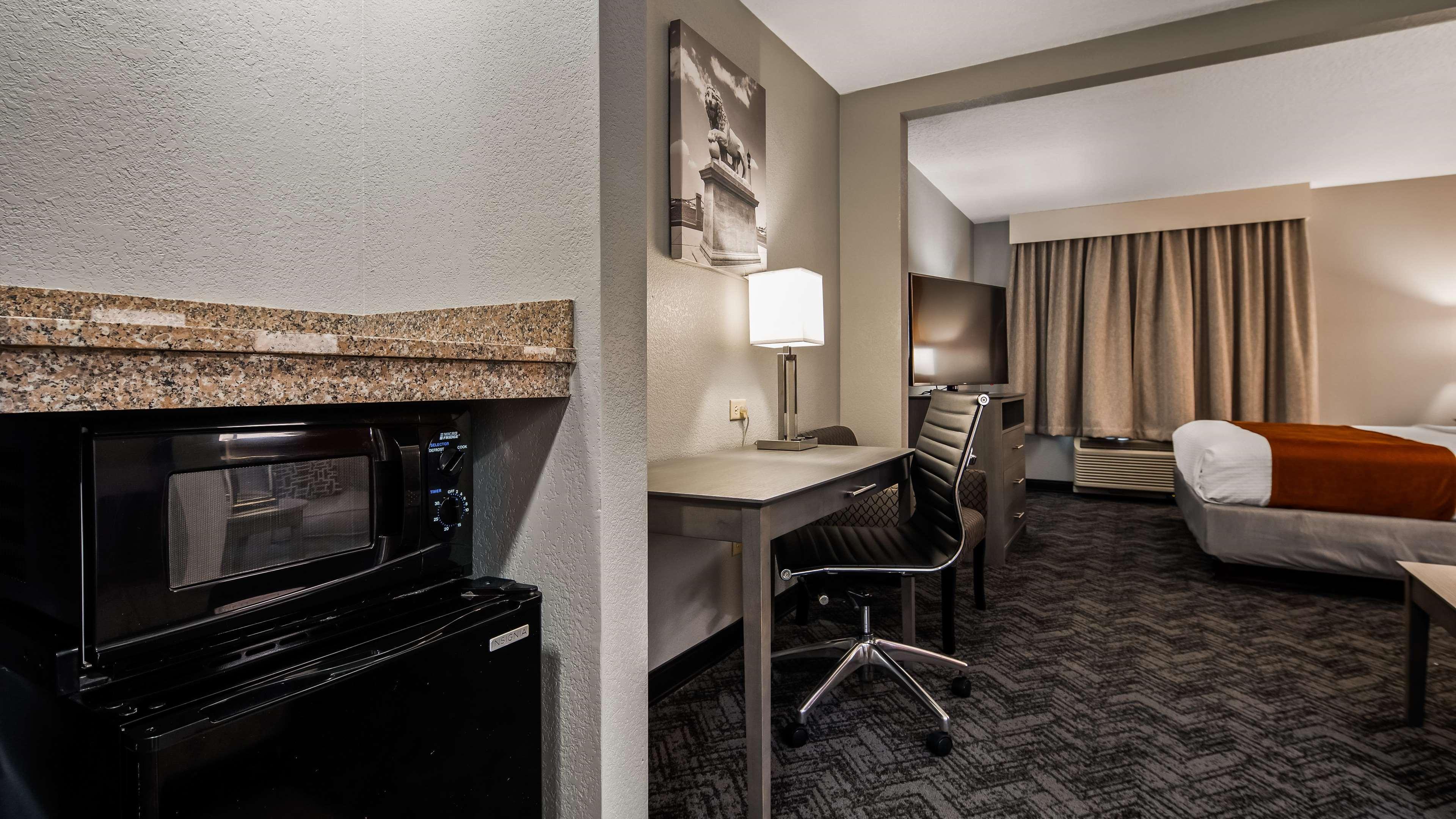 Best Western Plus New Caney Inn & Suites Екстериор снимка